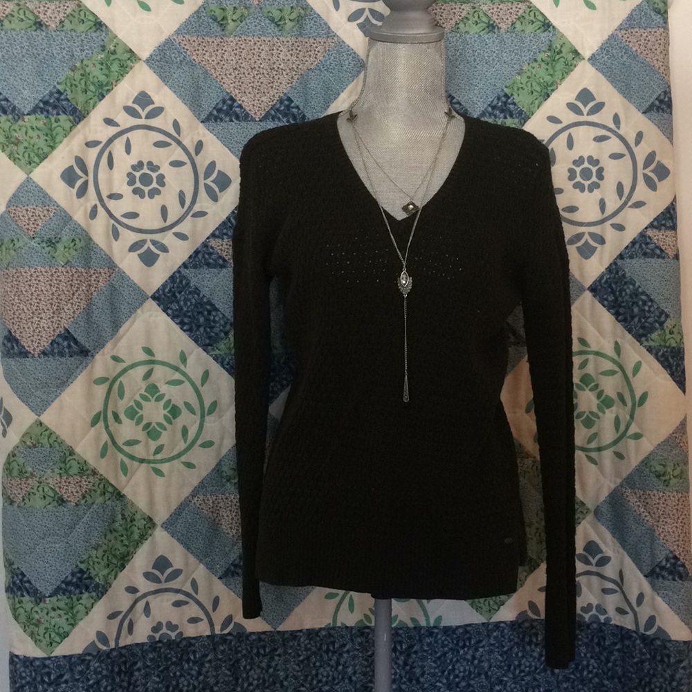 American Eagle V neck sweater